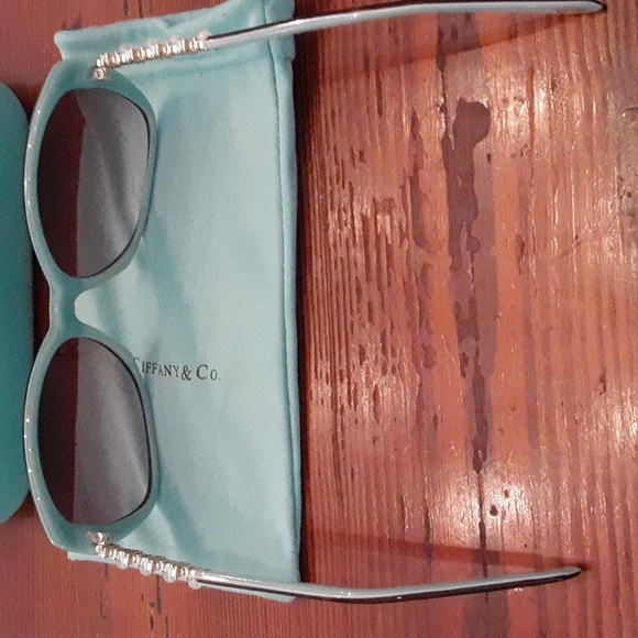 EUC! TIFFANY & CO. SUNNIES 😎 TF4103 - Picture 4 of 9